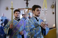 3-Епископ Амфилохий совершил утреню с чтением Акафиста Пресвятой Богородице в Андреевском кафедральном соборе в Усть-Каменогорске
