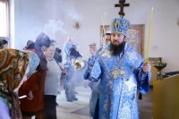 4-Епископ Амфилохий совершил утреню с чтением Акафиста Пресвятой Богородице в Андреевском кафедральном соборе в Усть-Каменогорске