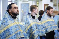 5-Епископ Амфилохий совершил утреню с чтением Акафиста Пресвятой Богородице в Андреевском кафедральном соборе в Усть-Каменогорске