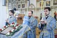 6-Епископ Амфилохий совершил утреню с чтением Акафиста Пресвятой Богородице в Андреевском кафедральном соборе в Усть-Каменогорске
