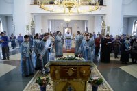 7-Епископ Амфилохий совершил утреню с чтением Акафиста Пресвятой Богородице в Андреевском кафедральном соборе в Усть-Каменогорске