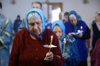 9-Епископ Амфилохий совершил утреню с чтением Акафиста Пресвятой Богородице в Андреевском кафедральном соборе в Усть-Каменогорске