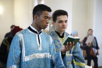 13-Епископ Амфилохий совершил утреню с чтением Акафиста Пресвятой Богородице в Андреевском кафедральном соборе в Усть-Каменогорске