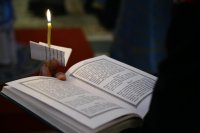 20-Епископ Амфилохий совершил утреню с чтением Акафиста Пресвятой Богородице в Андреевском кафедральном соборе в Усть-Каменогорске
