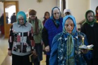 21-Епископ Амфилохий совершил утреню с чтением Акафиста Пресвятой Богородице в Андреевском кафедральном соборе в Усть-Каменогорске