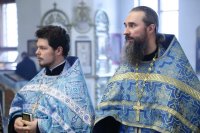 25-Епископ Амфилохий совершил утреню с чтением Акафиста Пресвятой Богородице в Андреевском кафедральном соборе в Усть-Каменогорске