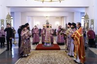 7-В день памяти великомученика Феодора Тирона епископ Амфилохий совершил Литургию свт. Иоанна Златоуста в главном храме Усть-Каменогорской епархии – Андреевском кафедральном соборе