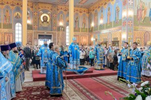 В праздник Успения Пресвятой Богородицы Епископ Амфилохий сослужил за Литургией Митрополиту Александру в главном храме Казахстана - Успенском соборе Астаны