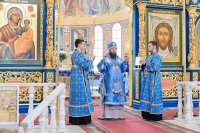 13-В праздник Успения Пресвятой Богородицы Епископ Амфилохий сослужил за Литургией Митрополиту Александру в главном храме Казахстана - Успенском соборе Астаны