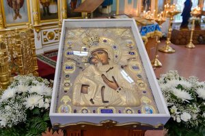 Служение Епископа Амфилохия в столице Казахстана в день явления Феодоровской иконы Божией Матери