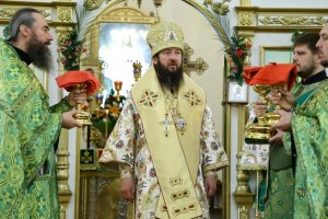 В праздник Святой Пятидесятницы Епископ Амфилохий совершил Божественную литургию в главном храме Восточного Казахстана
