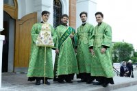 2-В праздник Святой Пятидесятницы Епископ Амфилохий совершил Божественную литургию в главном храме Восточного Казахстана