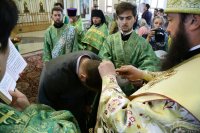 11-В праздник Святой Пятидесятницы Епископ Амфилохий совершил Божественную литургию в главном храме Восточного Казахстана