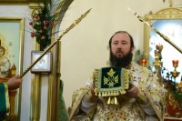 21-В праздник Святой Пятидесятницы Епископ Амфилохий совершил Божественную литургию в главном храме Восточного Казахстана
