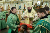 28-В праздник Святой Пятидесятницы Епископ Амфилохий совершил Божественную литургию в главном храме Восточного Казахстана