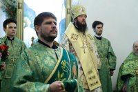 32-В праздник Святой Пятидесятницы Епископ Амфилохий совершил Божественную литургию в главном храме Восточного Казахстана