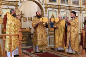 В Неделю всех святых Церкви Русской епископ Амфилохий совершил Божественную Литургию в главном храме Рудного Алтая
