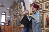 2-В канун праздника Введения во храм Пресвятой Богородицы епископ Амфилохий совершил Всенощное бдение