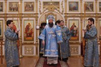 14-В канун праздника Введения во храм Пресвятой Богородицы епископ Амфилохий совершил Всенощное бдение