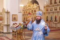 15-В канун праздника Введения во храм Пресвятой Богородицы епископ Амфилохий совершил Всенощное бдение