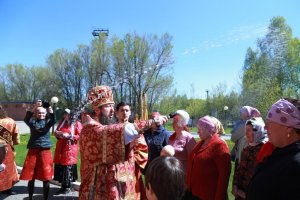 Божественная Литургия пасхальным чином в Свято-Зиновьевском храме Усть-Каменогорска