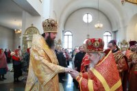 9-В Светлый Четверг епископ Амфилохий совершил Божественную Литургию в кафедральном соборе столицы Рудного Алтая