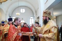 17-В Светлый Четверг епископ Амфилохий совершил Божественную Литургию в кафедральном соборе столицы Рудного Алтая