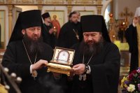 3-Начался визит митрополита Александра в Усть-Каменогорскую епархию. В столицу Рудного Алтая доставлен ковчег с мощами блаженной Матроны Московской