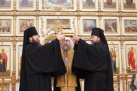 9-Начался визит митрополита Александра в Усть-Каменогорскую епархию. В столицу Рудного Алтая доставлен ковчег с мощами блаженной Матроны Московской