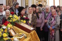11-Начался визит митрополита Александра в Усть-Каменогорскую епархию. В столицу Рудного Алтая доставлен ковчег с мощами блаженной Матроны Московской