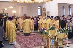 В Усть-Каменогорске состоялись торжества по случаю принесения ковчега с мощами блаженной Матроны Московской 