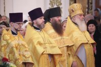 9-В Усть-Каменогорске состоялись торжества по случаю принесения ковчега с мощами блаженной Матроны Московской 