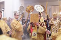 10-В Усть-Каменогорске состоялись торжества по случаю принесения ковчега с мощами блаженной Матроны Московской 
