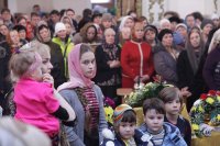 21-В Усть-Каменогорске состоялись торжества по случаю принесения ковчега с мощами блаженной Матроны Московской 