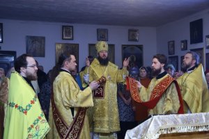 Собор Вселенских учителей и святителей Василия Великого, Григория Богослова и Иоанна Златоустого. Престольное торжество Трёхсвятительского храма посёлка Глубокое