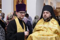 1-В воскресный день епископ Амфилохий совершил Божественную Литургию в Свято-Троицком соборе Усть-Каменогорска