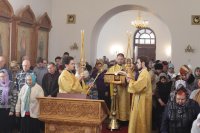 13-В воскресный день епископ Амфилохий совершил Божественную Литургию в Свято-Троицком соборе Усть-Каменогорска
