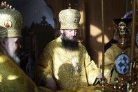 14-В воскресный день епископ Амфилохий совершил Божественную Литургию в Свято-Троицком соборе Усть-Каменогорска