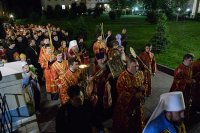 15-Епископ Амфилохий принял участие во встрече великой святыни Православия - чудотворной Казанской иконы Божией Матери