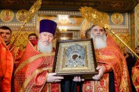 17-Епископ Амфилохий принял участие во встрече великой святыни Православия - чудотворной Казанской иконы Божией Матери