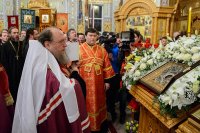 20-Епископ Амфилохий принял участие во встрече великой святыни Православия - чудотворной Казанской иконы Божией Матери