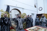 19-Епископ Амфилохий совершил первую Литургию Преждеосвященных Даров в наступившем Великом посту (+ВИДЕО)