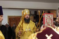 14-В Неделю 17-ю по Пятидесятнице епископ Амфилохий совершил Божественную Литургию в Покровском храме села Верх-Уба