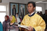 17-В Неделю 17-ю по Пятидесятнице епископ Амфилохий совершил Божественную Литургию в Покровском храме села Верх-Уба