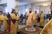 8-В Неделю 4-ю по Пятидесятнице Преосвященнейший епископ Амфилохий совершил Божественную Литургию в главном храме Рудного Алтая