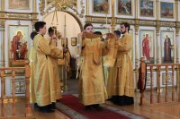 11-В Неделю 4-ю по Пятидесятнице Преосвященнейший епископ Амфилохий совершил Божественную Литургию в главном храме Рудного Алтая