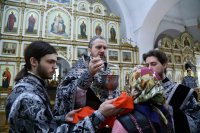16-В пятницу первой седмицы Великого поста епископ Амфилохий совершил Литургию Преждеосвященных Даров и чин освящения колива