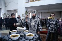 20-В пятницу первой седмицы Великого поста епископ Амфилохий совершил Литургию Преждеосвященных Даров и чин освящения колива