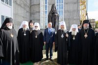 38-В память преподобного Севастиана по улицам Караганды прошел крестный ход, и состоялось открытие монумента святому