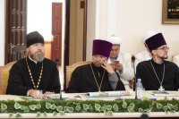 3-Епископ Амфилохий принял участие в работе круглого стола, посвященного Дню духовного согласия